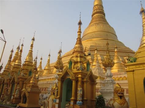 Exploring the Surrounding Beauty of the Emerald Pagoda Ault